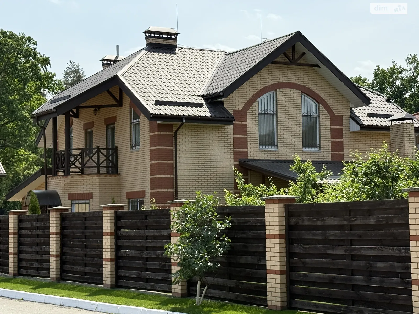 Продается дом на 2 этажа 222.9 кв. м с камином, цена: 430000 $ - фото 1