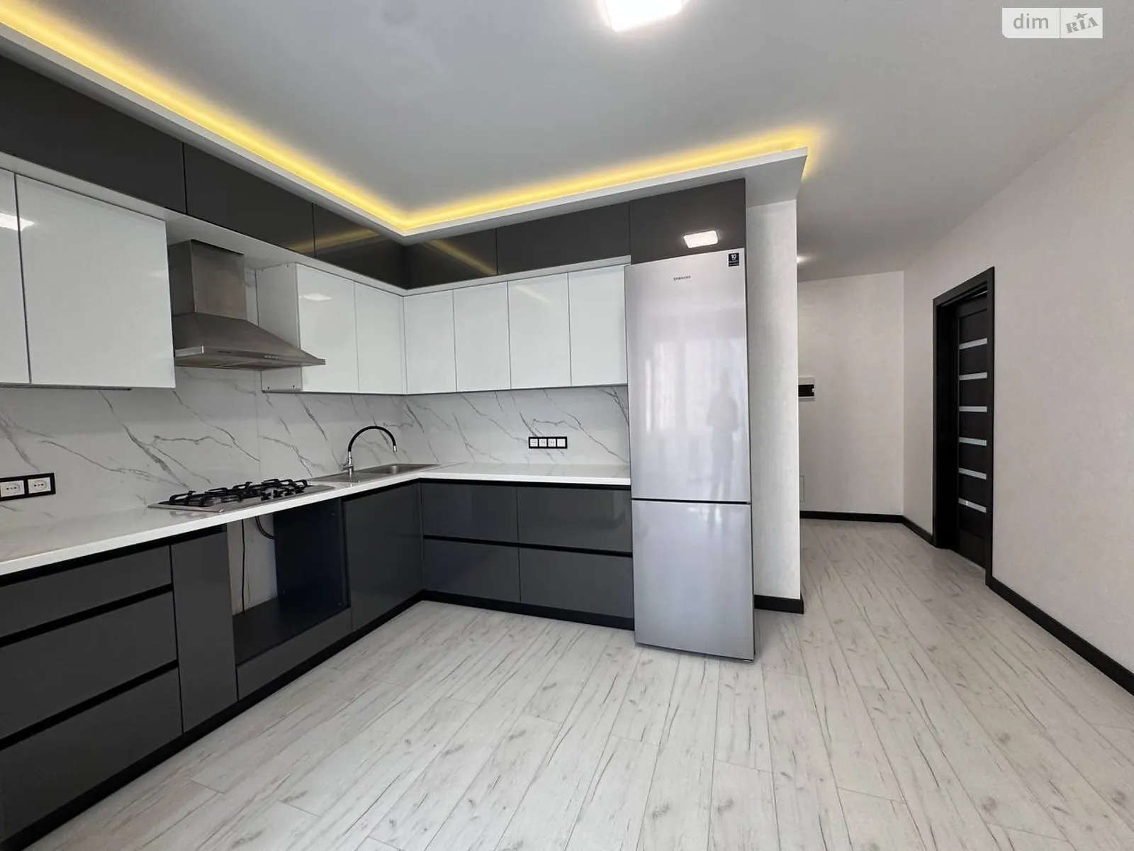 Продається 1-кімнатна квартира 47.3 кв. м у Рівному, вул. Соборна, 285А - фото 1