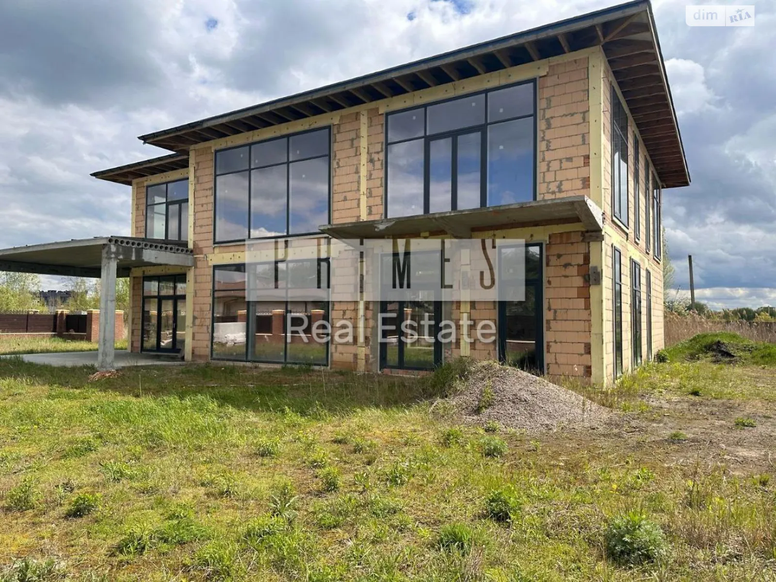 Продается дом на 2 этажа 460 кв. м с верандой, цена: 550000 $ - фото 1