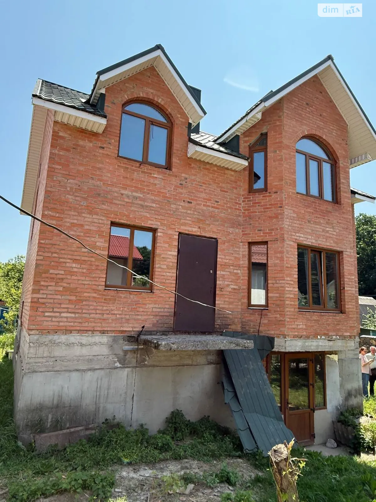 Продается дом на 3 этажа 162 кв. м с верандой, цена: 80000 $ - фото 1