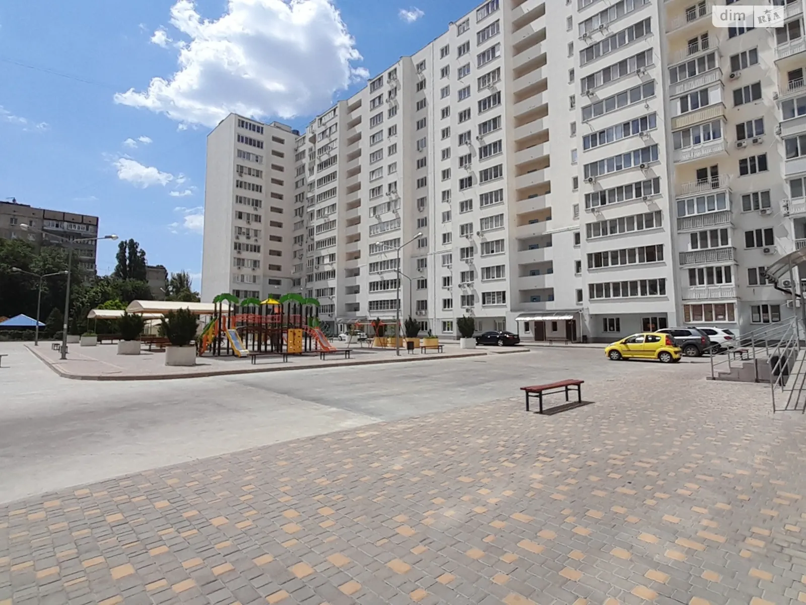 Продается 1-комнатная квартира 40 кв. м в Одессе, ул. Костанди, 203 - фото 1