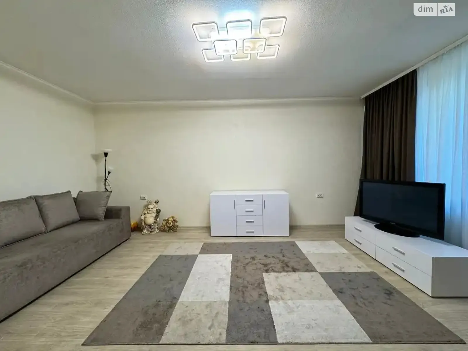 Продается 1-комнатная квартира 55 кв. м в Днепре, ул. Литовская - фото 1