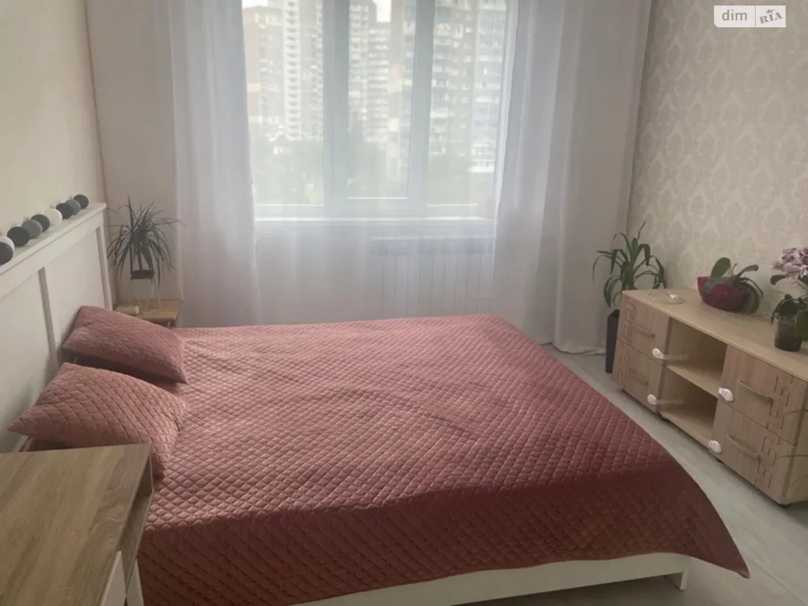 Продается 3-комнатная квартира 78 кв. м в Киеве, ул. Академика Заболотного, 26 - фото 1