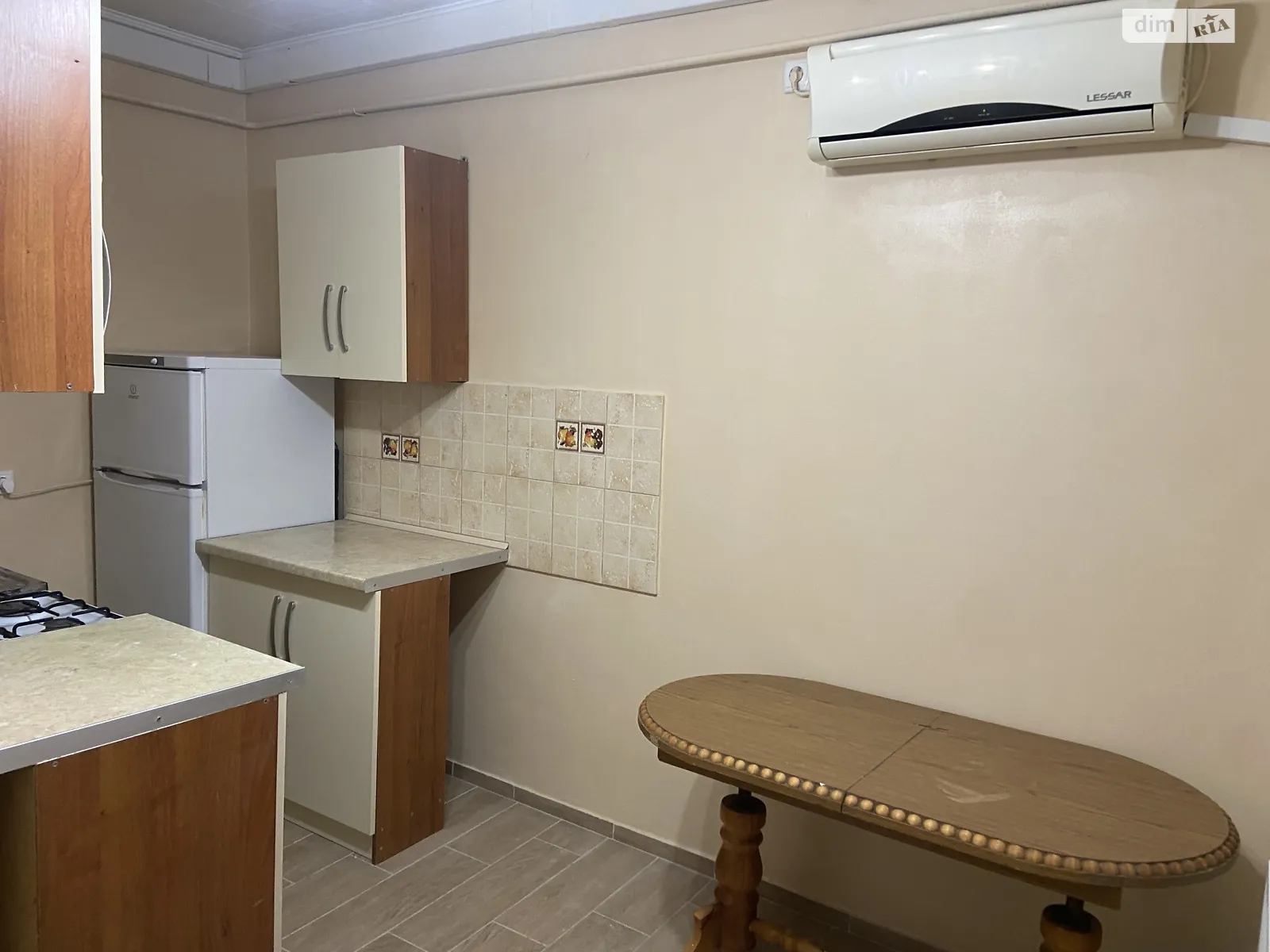 Сдается в аренду одноэтажный дом с бассейном, цена: 500 грн - фото 1