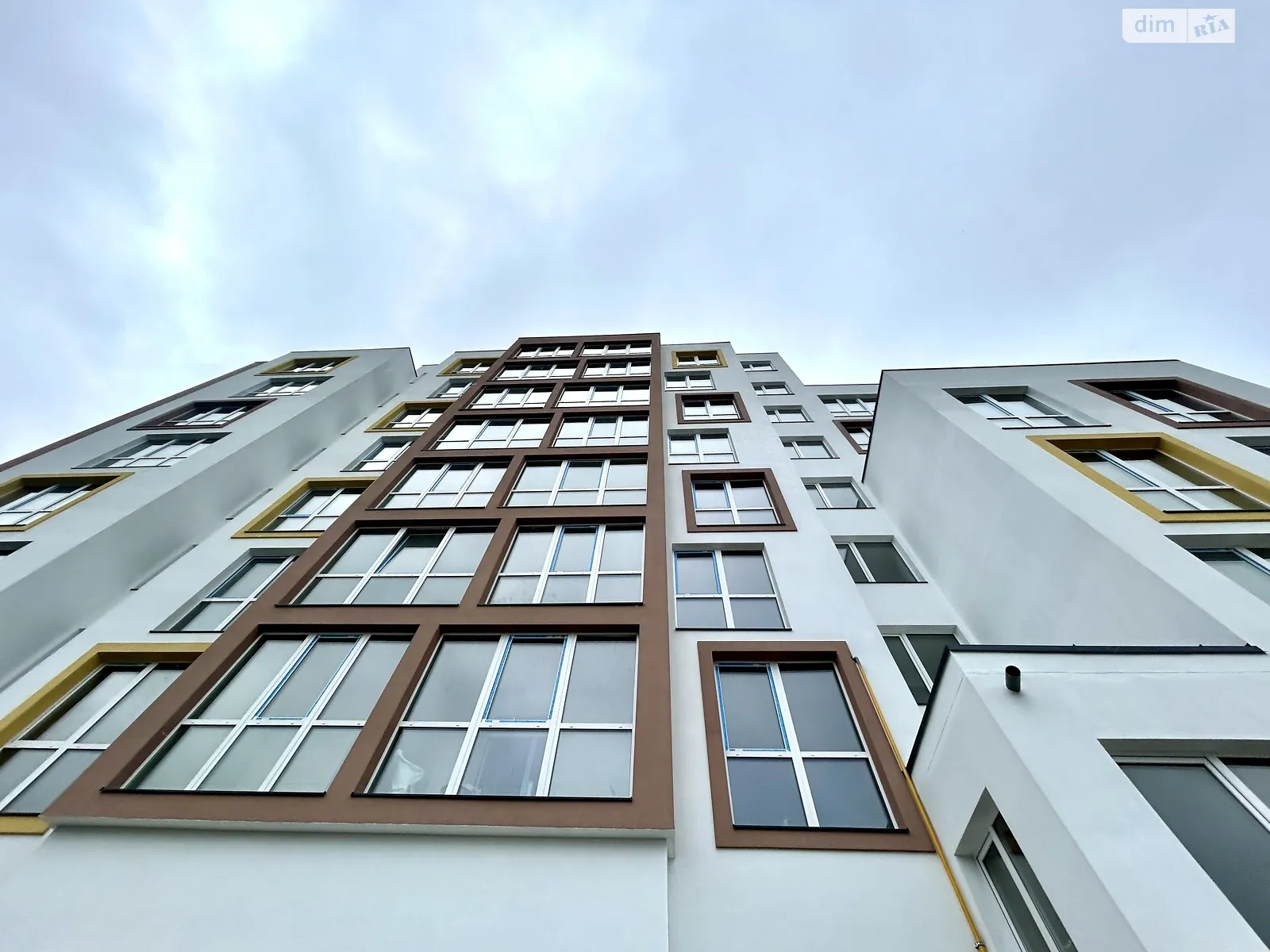 Продается 2-комнатная квартира 61 кв. м в Львове, ул. Камышовая, 11 - фото 1