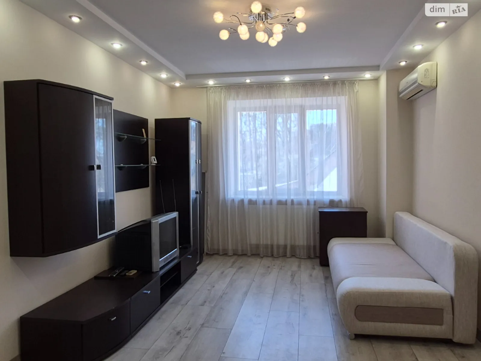 Продается 1-комнатная квартира 45 кв. м в Ирпене, ул. Высокая - фото 1