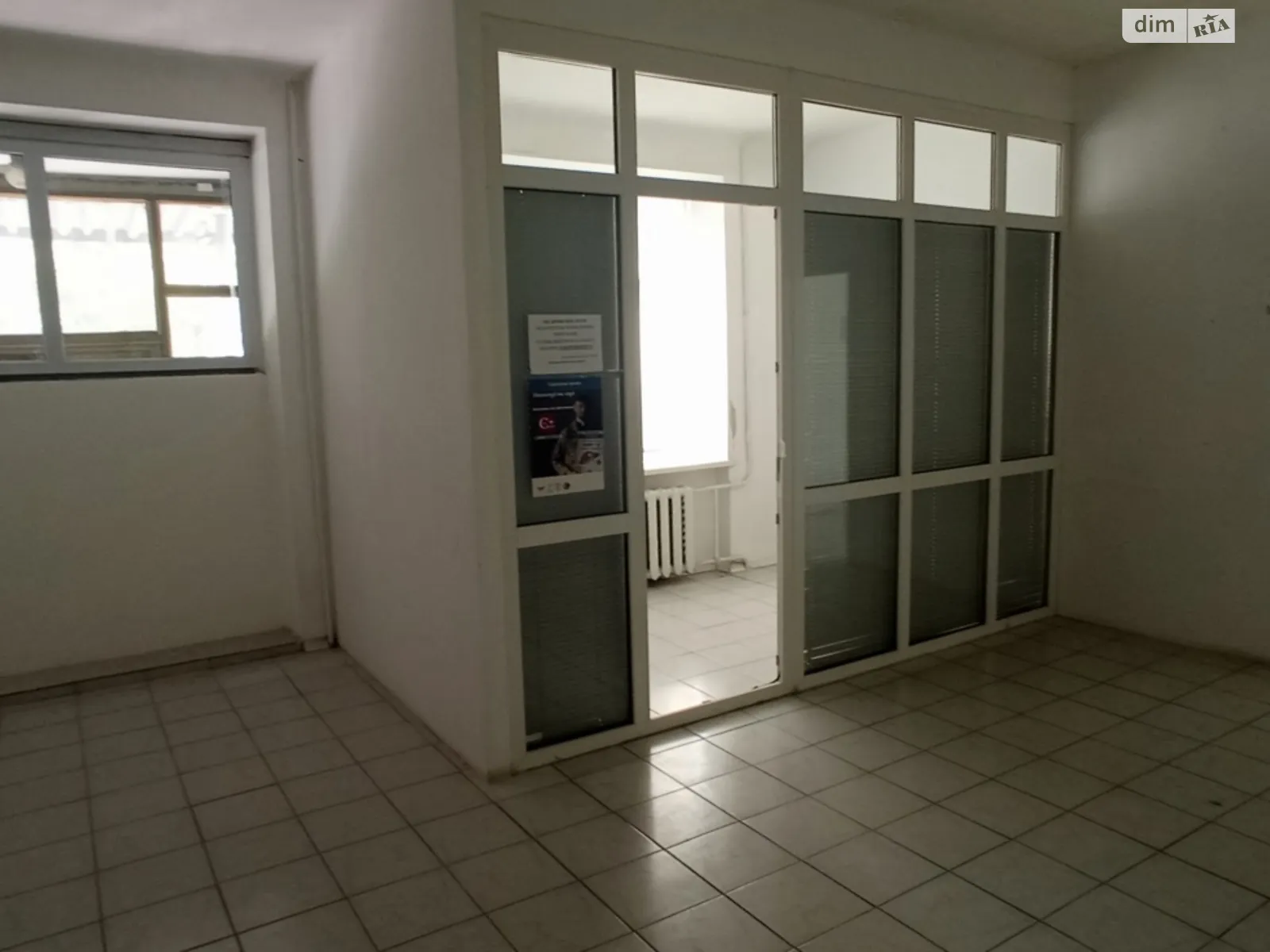 Сдается в аренду офис 46 кв. м в бизнес-центре, цена: 10120 грн - фото 1