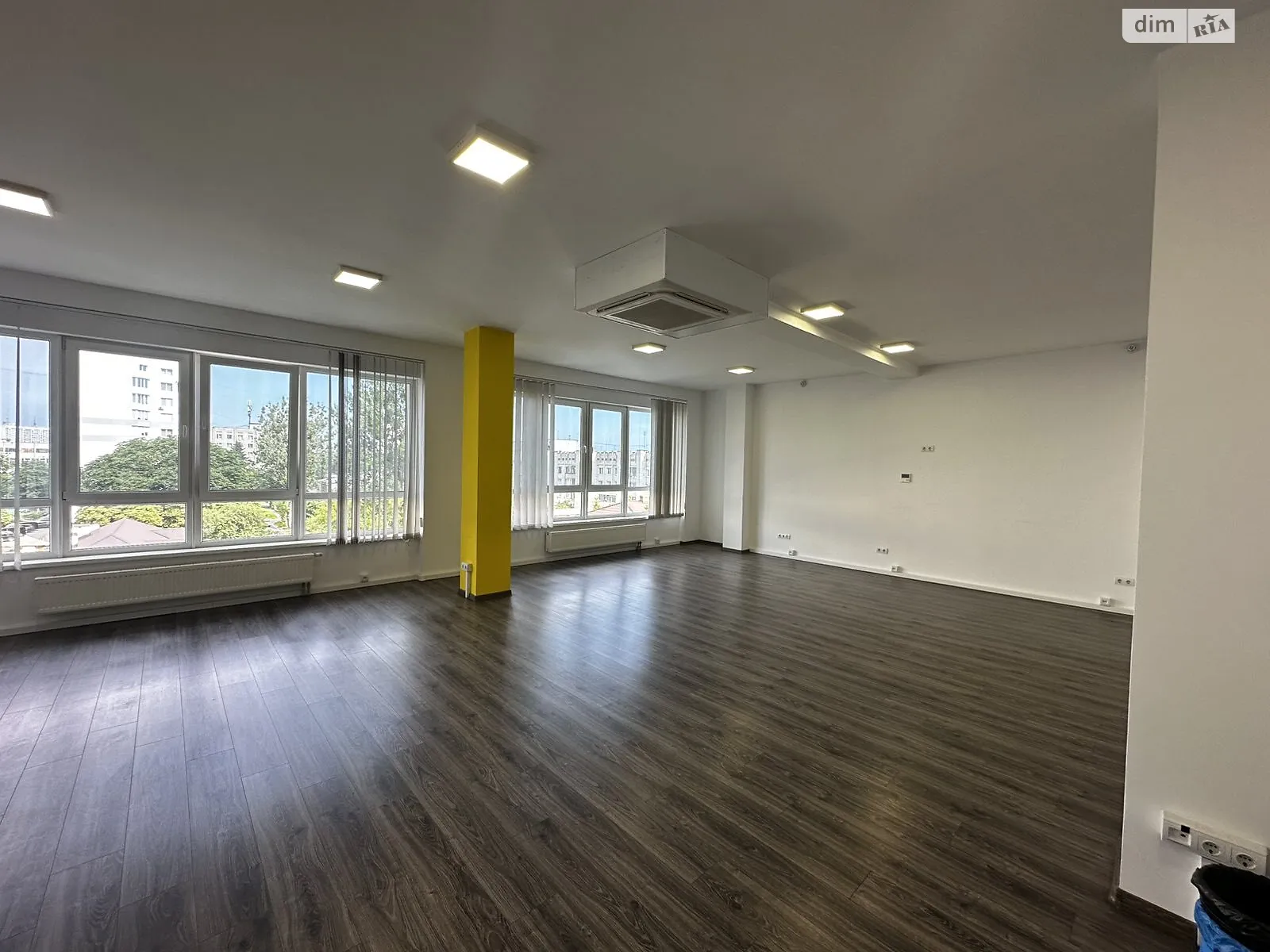 Здається в оренду офіс 215 кв. м в бізнес-центрі, цена: 2150 $ - фото 1