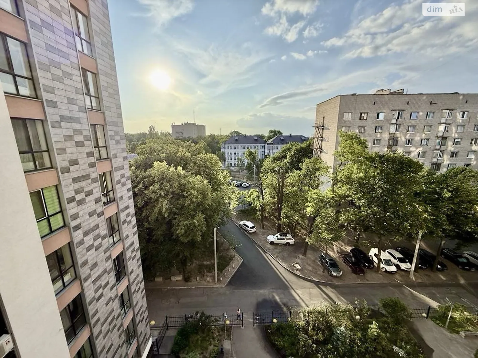 Продається 3-кімнатна квартира 102 кв. м у Дніпрі, вул. Лазаряна, 22 - фото 1