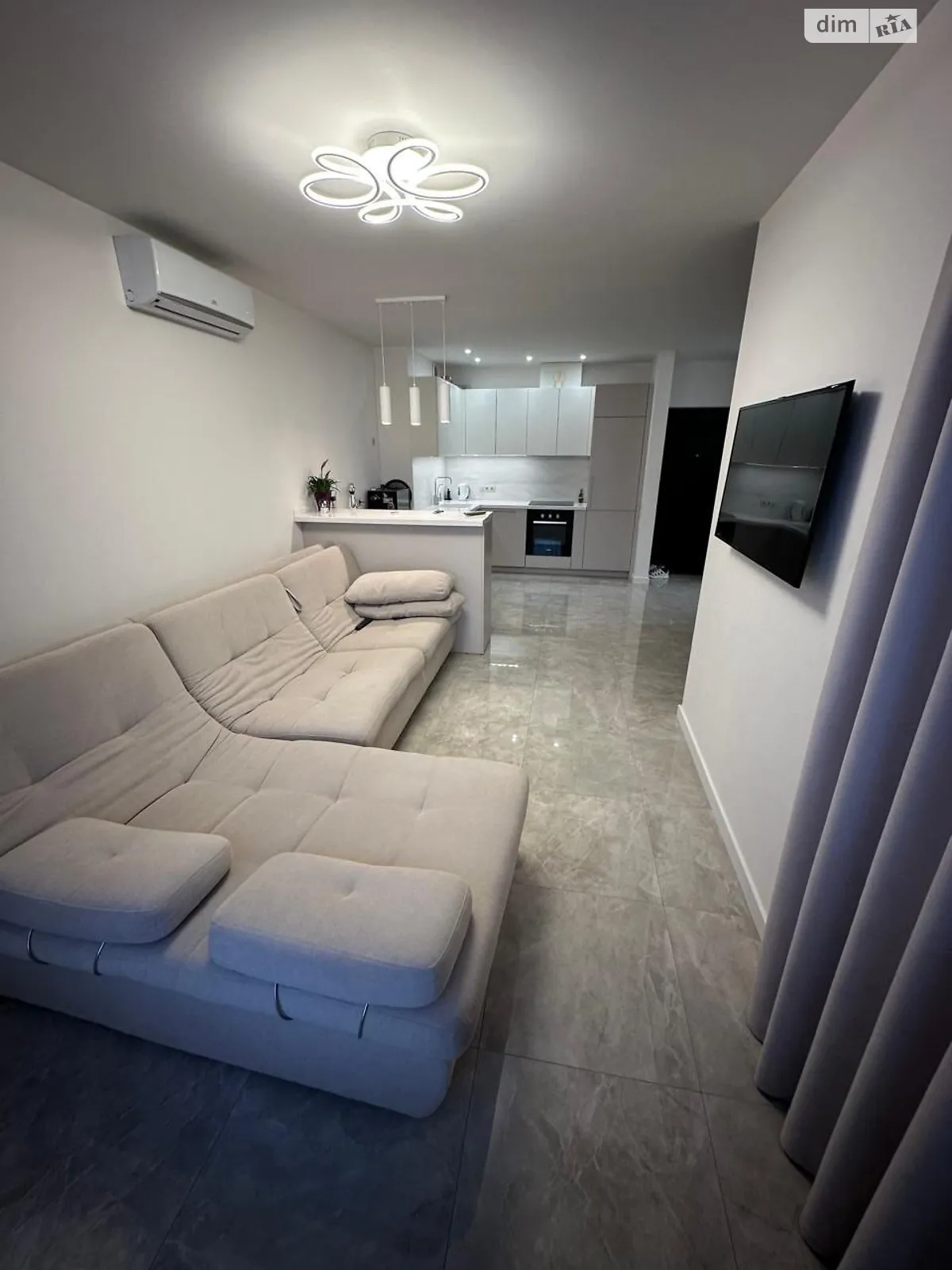 Продается 1-комнатная квартира 46.6 кв. м в Киеве, ул. Семьи Кристеров, 20Б - фото 1