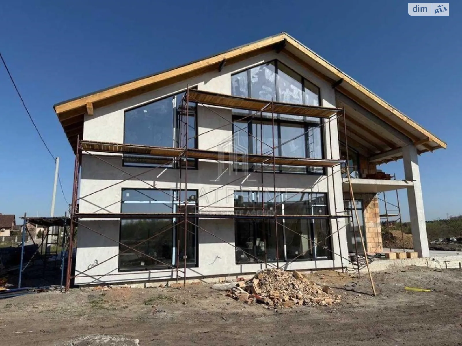 Продается дом на 2 этажа 270 кв. м с камином, цена: 405000 $ - фото 1