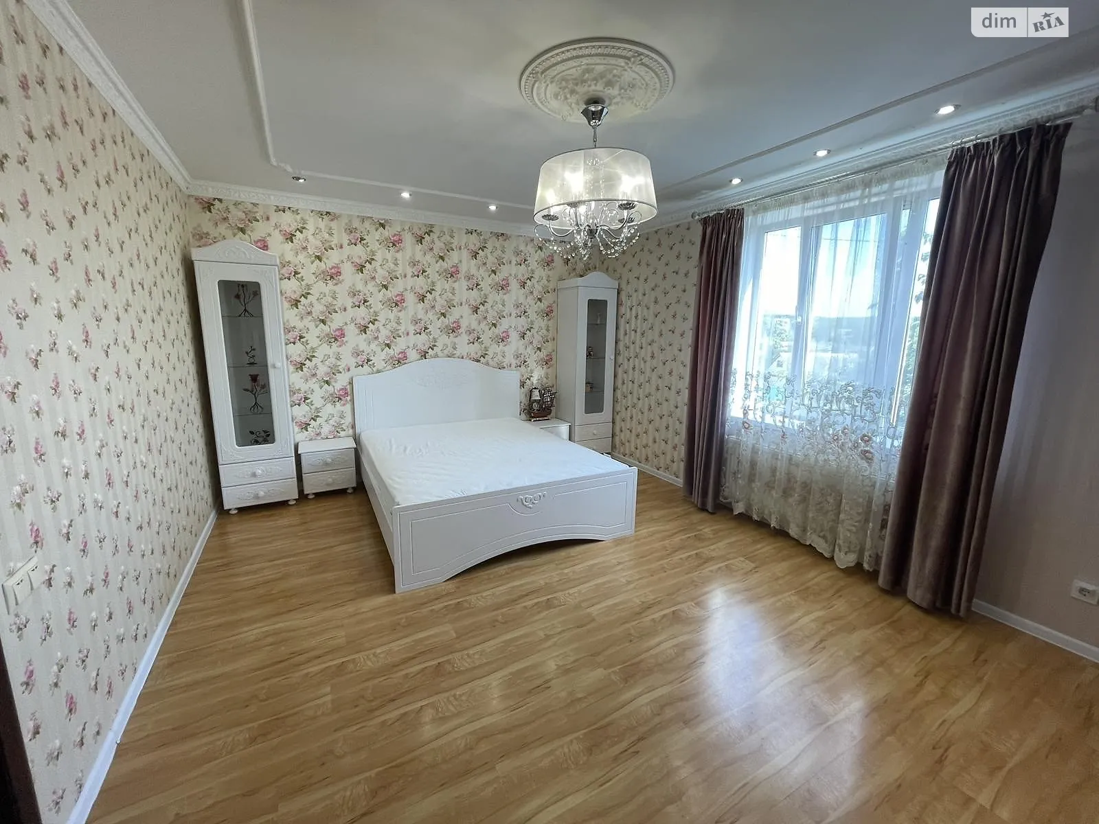 Сдается в оренду частина будинку 180 кв. м з садом, цена: 750 $ - фото 1