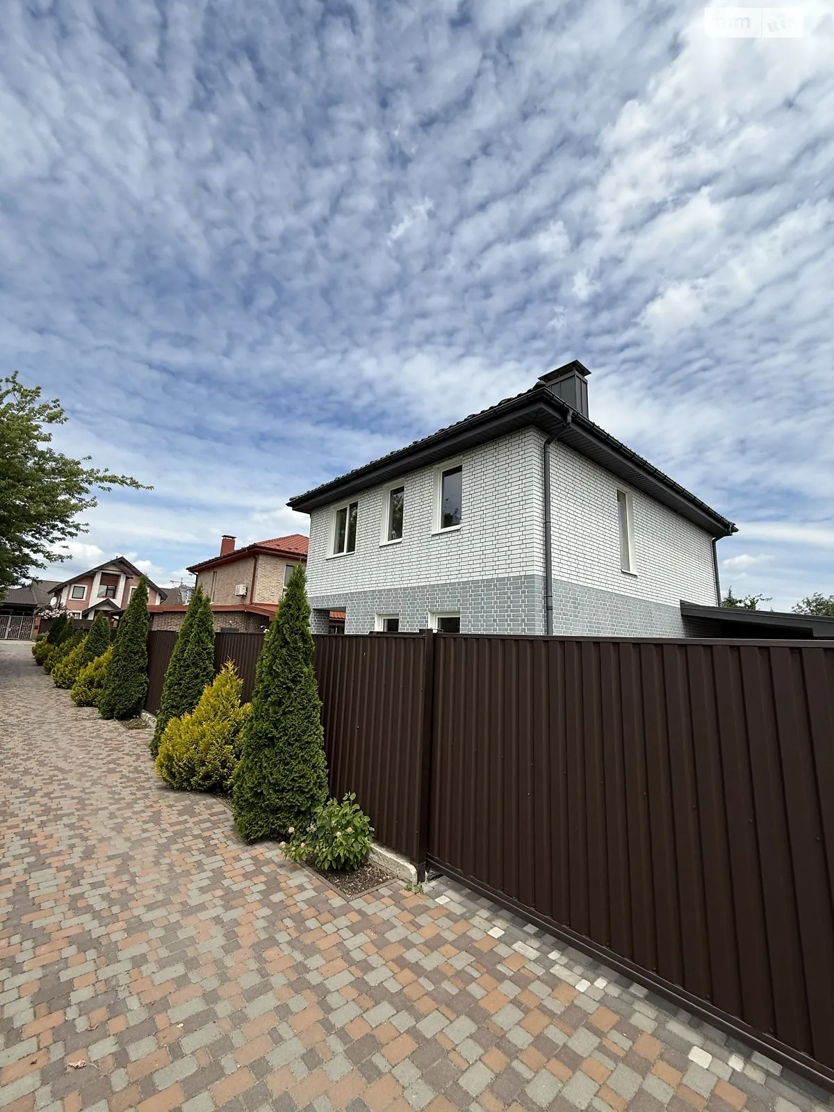 Продается дом на 2 этажа 135 кв. м с балконом, цена: 125000 $ - фото 1