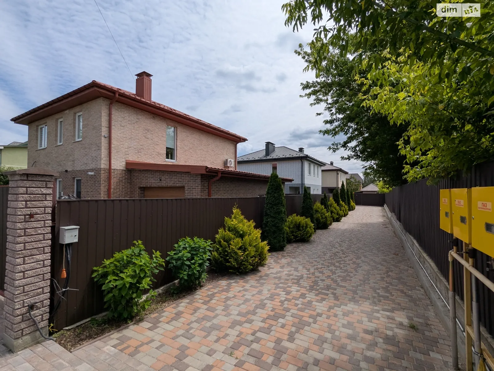 Продается дом на 2 этажа 135 кв. м с мансардой, цена: 125000 $ - фото 1