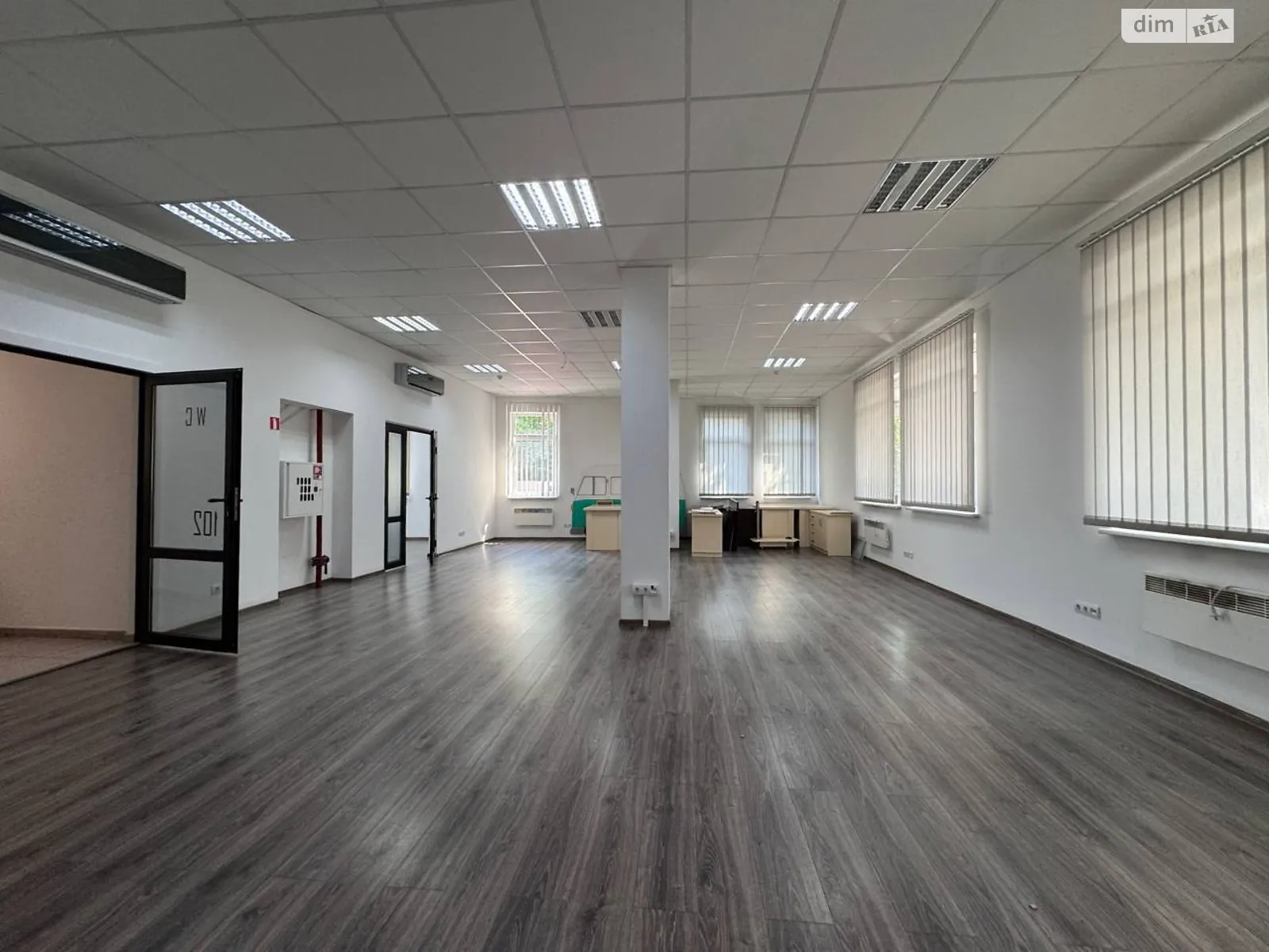 Здається в оренду офіс 225 кв. м в бізнес-центрі, цена: 2700 $ - фото 1
