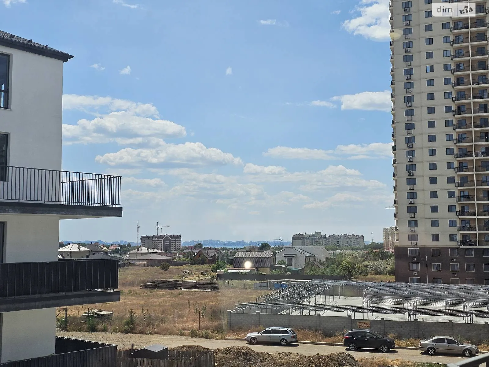 Продается 1-комнатная квартира 39 кв. м в Одессе, ул. Академика Сахарова - фото 1