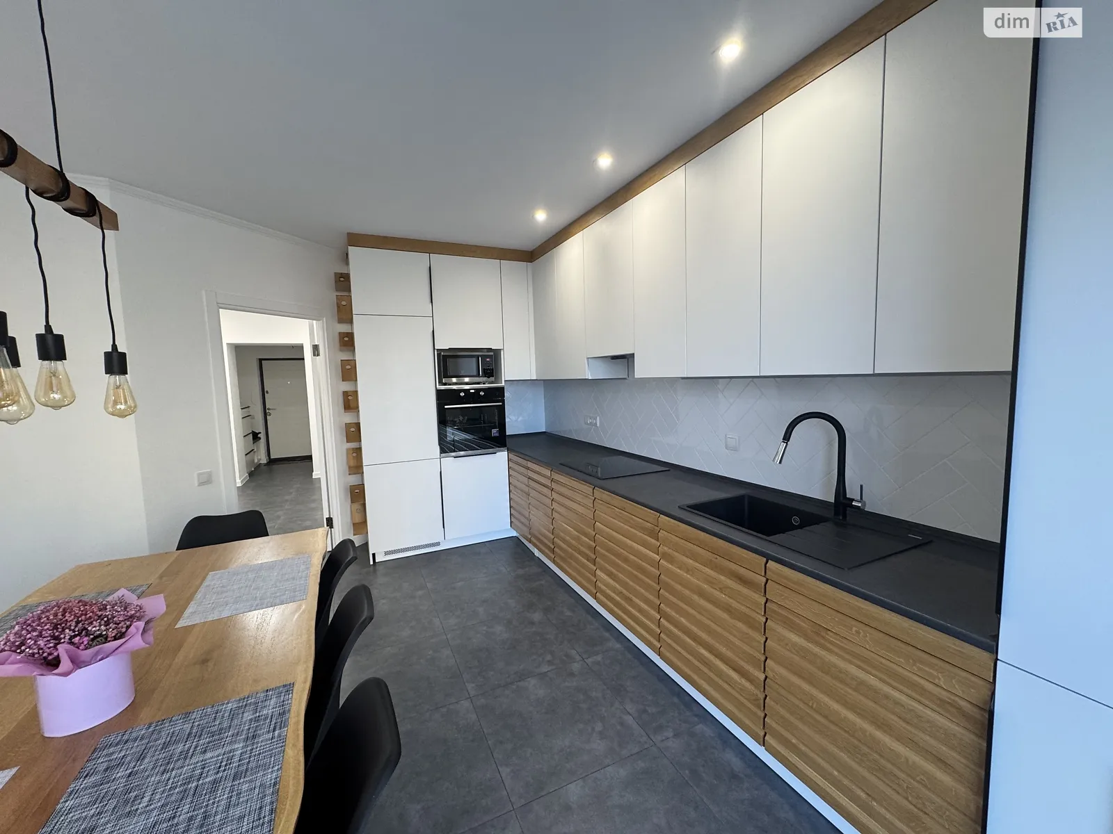 Продается 2-комнатная квартира 72.6 кв. м в, цена: 114999 $ - фото 1