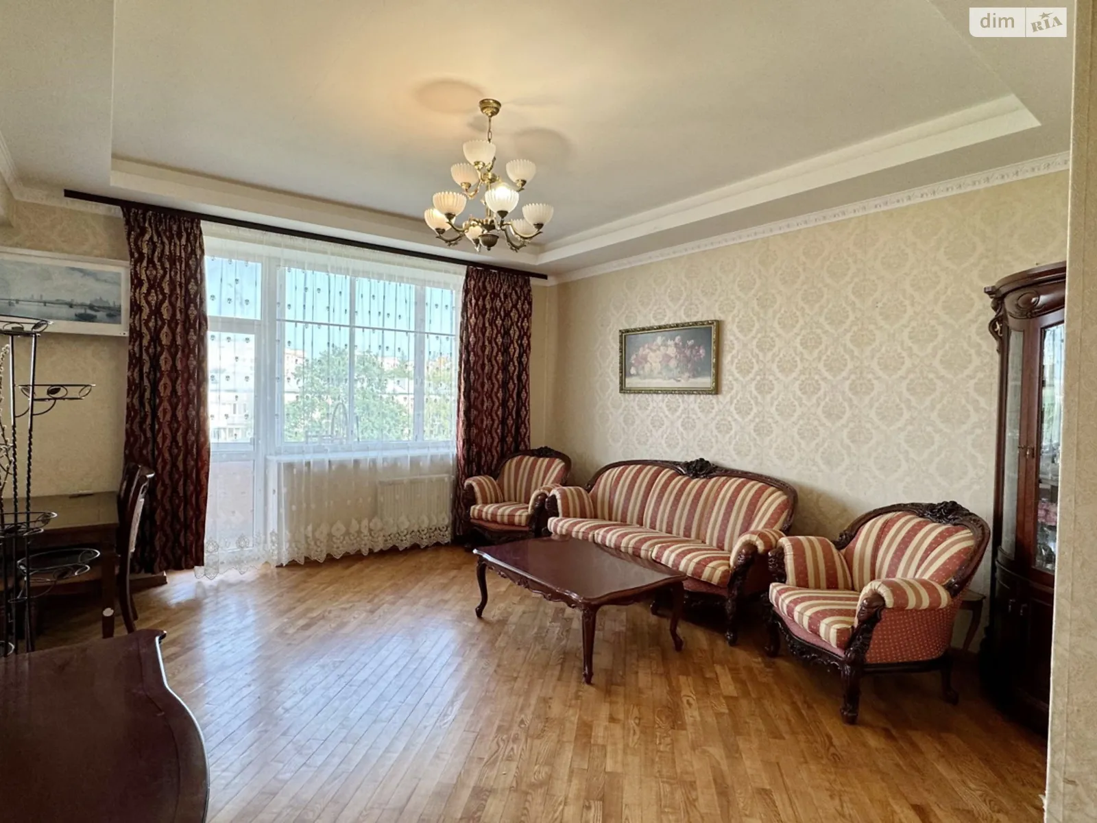 Продается 3-комнатная квартира 107.4 кв. м в Львове - фото 1