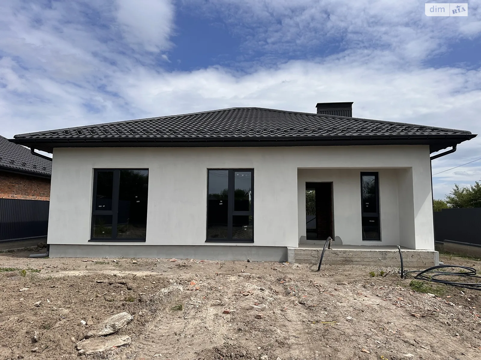 Продается одноэтажный дом 120 кв. м с садом, цена: 122000 $ - фото 1