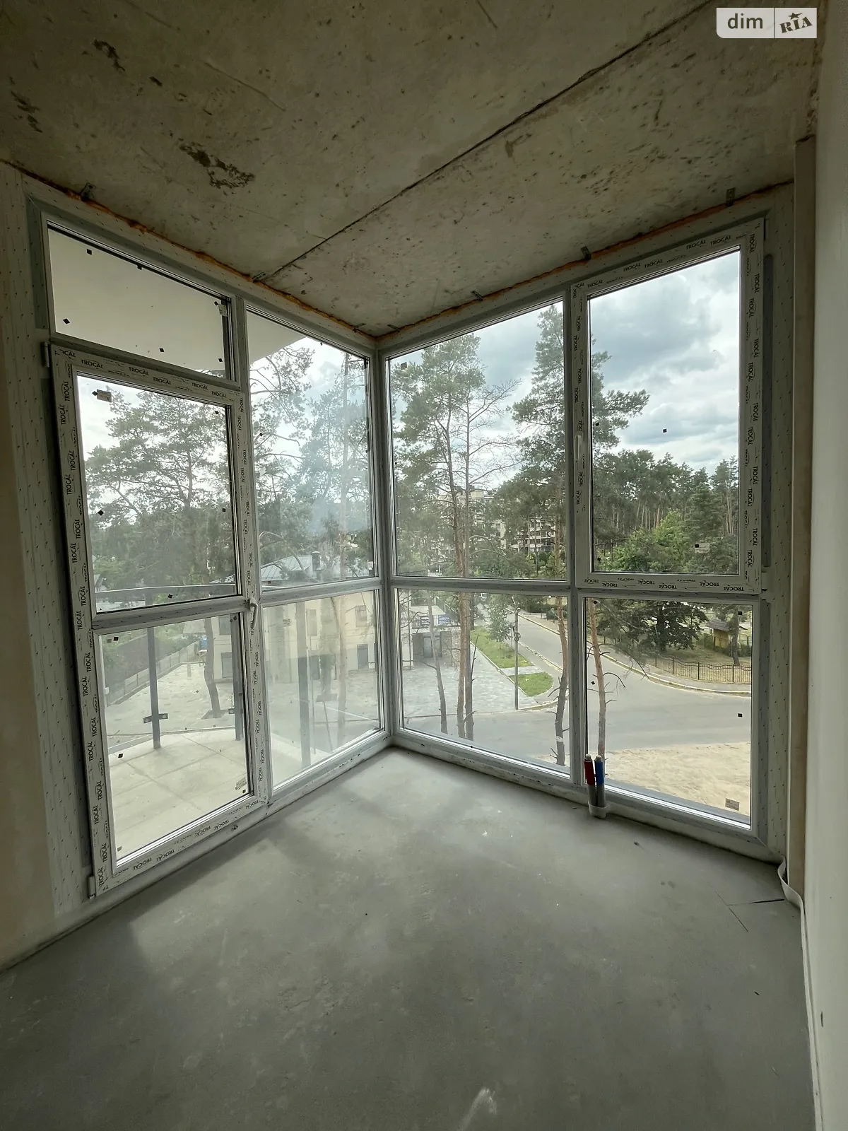 Продается 1-комнатная квартира 51 кв. м в Гостомеле, ул. Центральная, 1 - фото 1