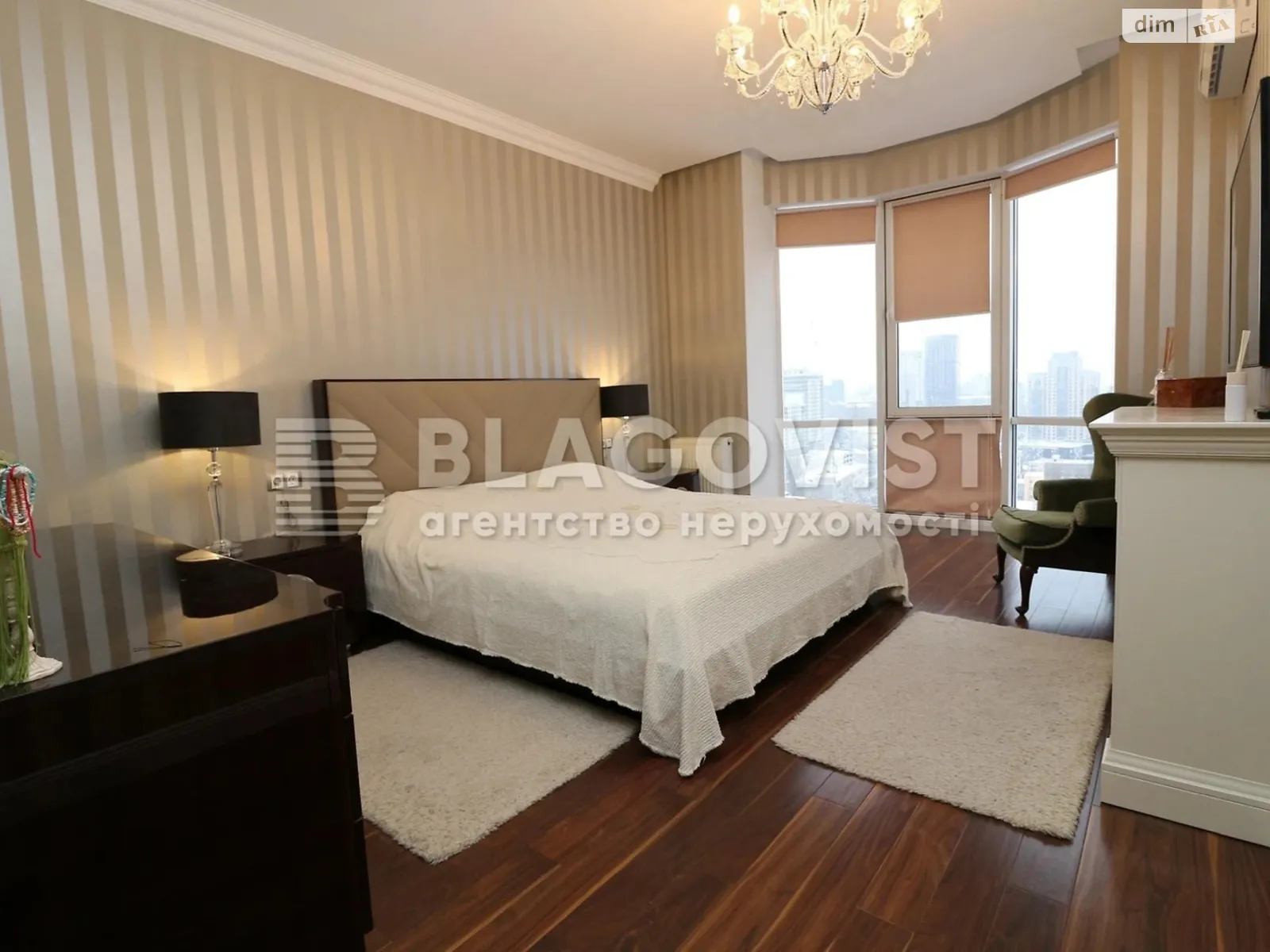 Продается 4-комнатная квартира 126 кв. м в Киеве, пер. Лабораторный, 6 - фото 1
