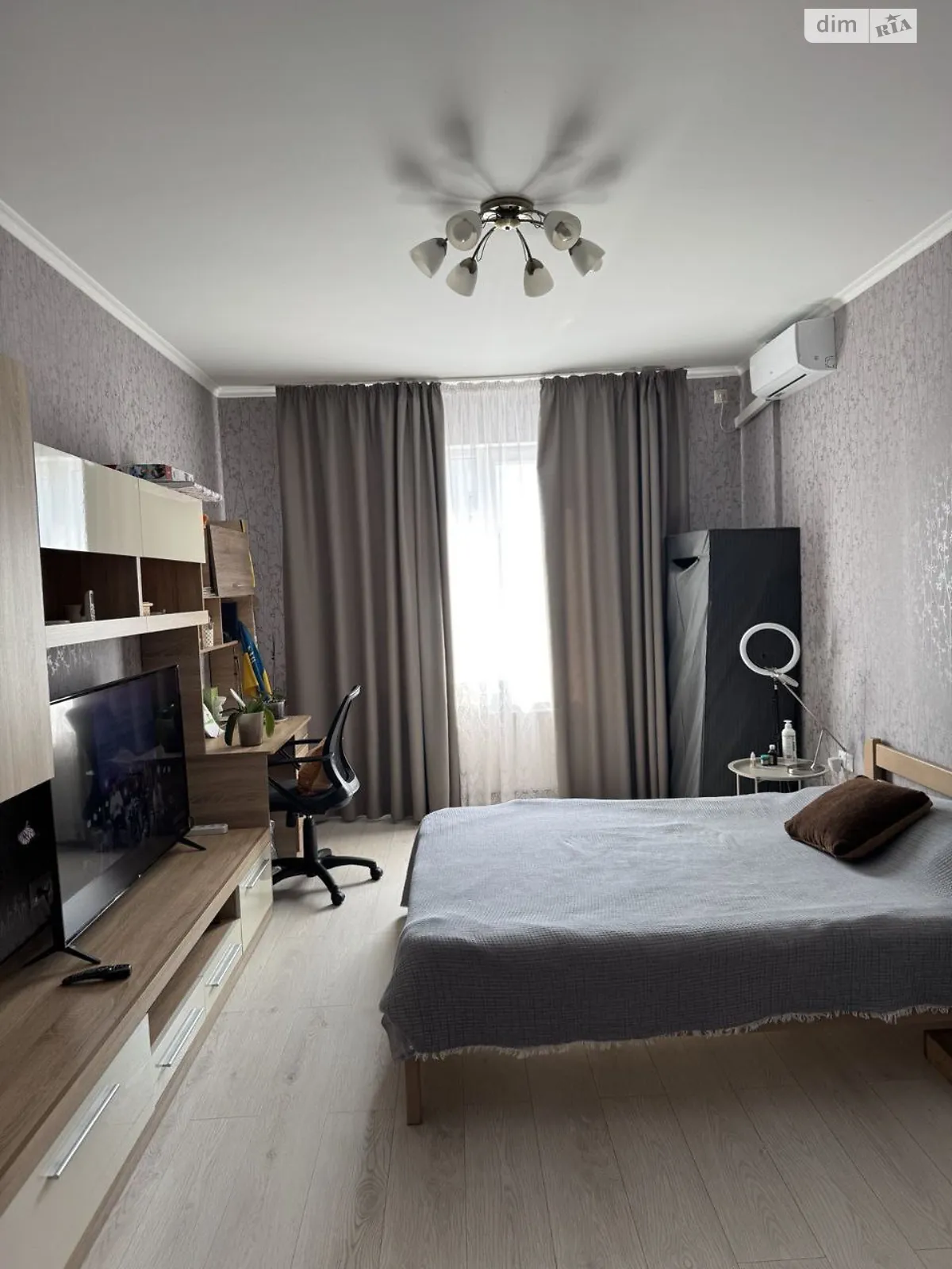 Продається 1-кімнатна квартира 42 кв. м у Лиманці, мас. Радужний, 9/1 - фото 1