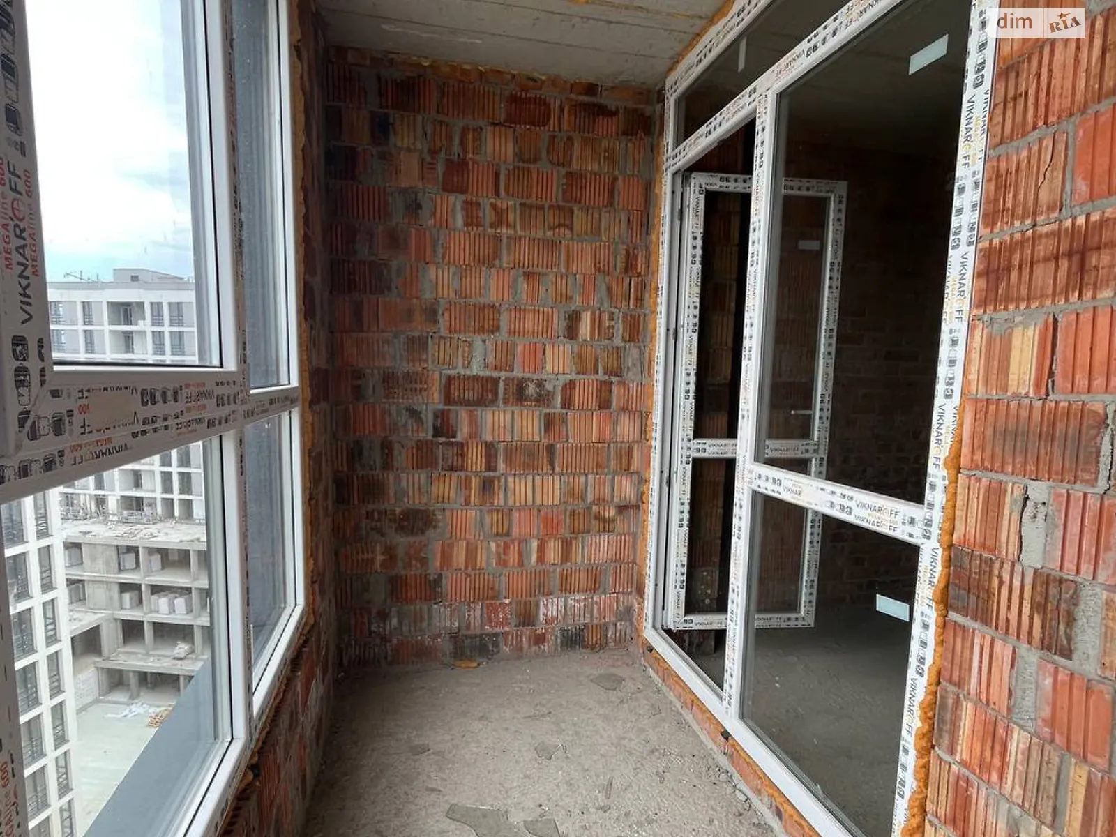 Продается 2-комнатная квартира 72 кв. м в Львове, ул. Железнодорожная - фото 1