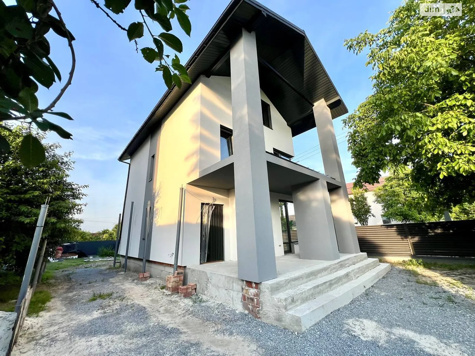Продается дом на 2 этажа 120 кв. м с подвалом, цена: 165000 $ - фото 1