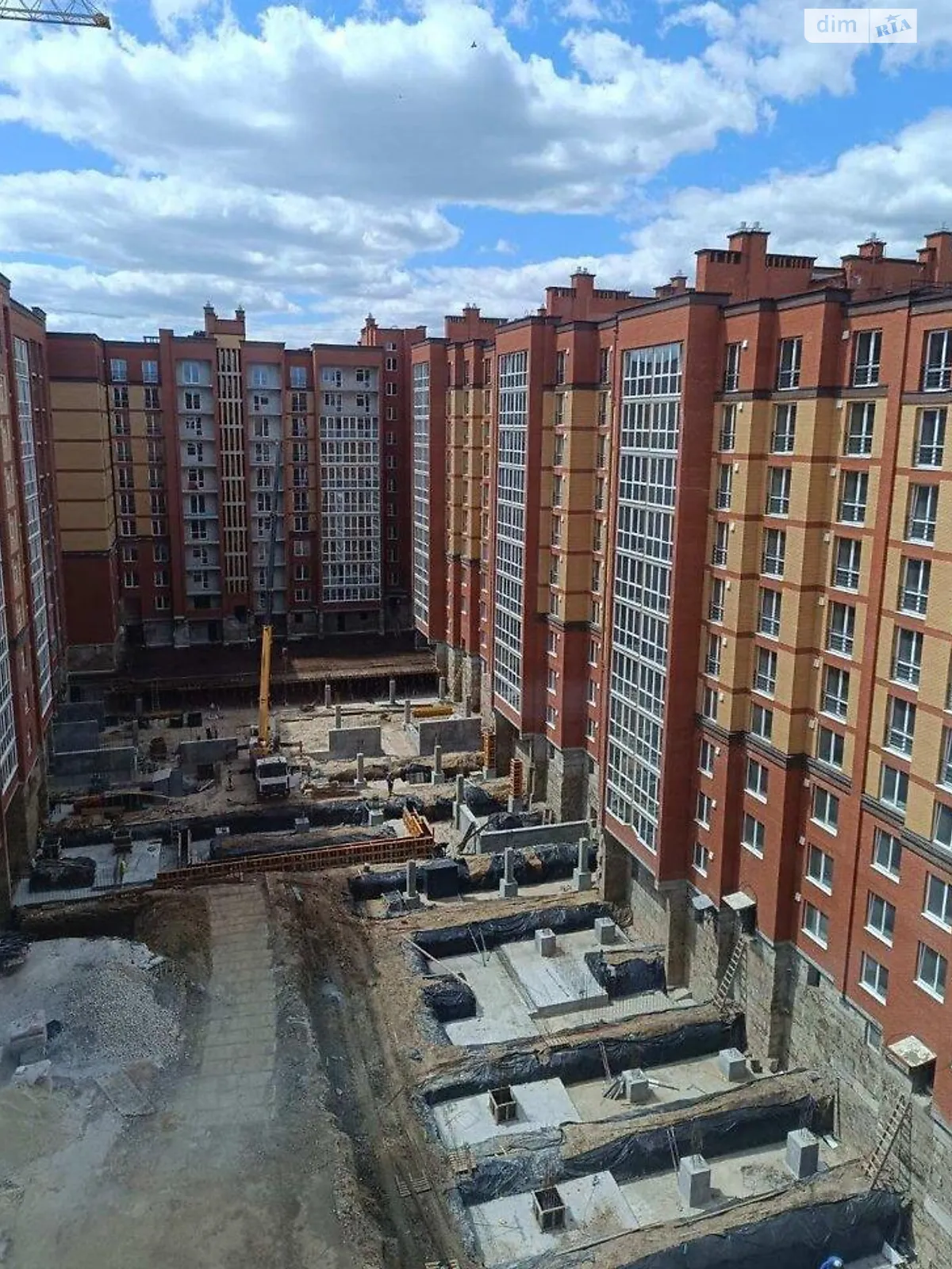 2-кімнатна квартира 69 кв. м у Тернополі, вул. Тролейбусна - фото 1