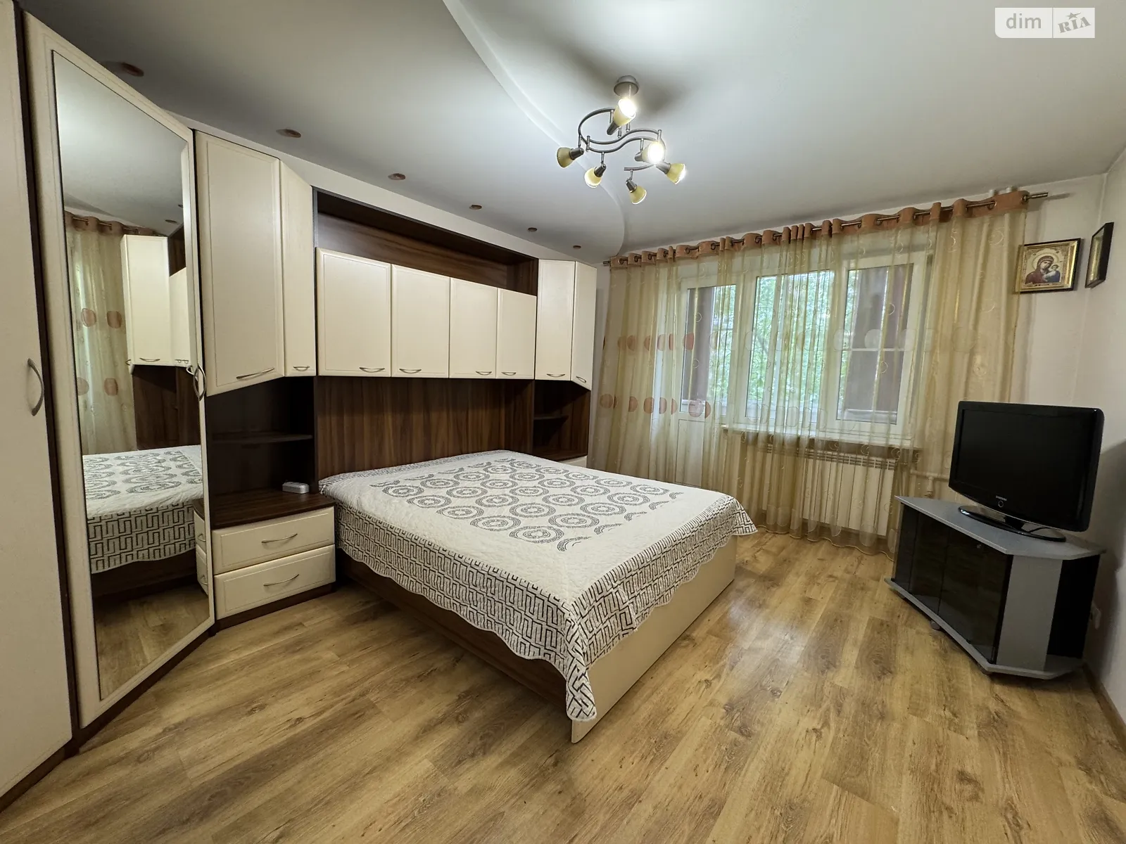 Сдается в аренду 2-комнатная квартира 56 кв. м в Черновцах, цена: 400 $ - фото 1