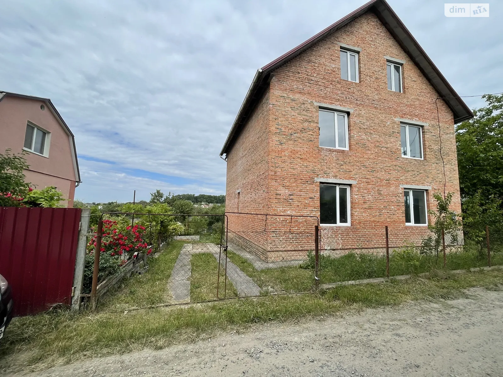 Продается дом на 2 этажа 248 кв. м с подвалом, цена: 95000 $ - фото 1