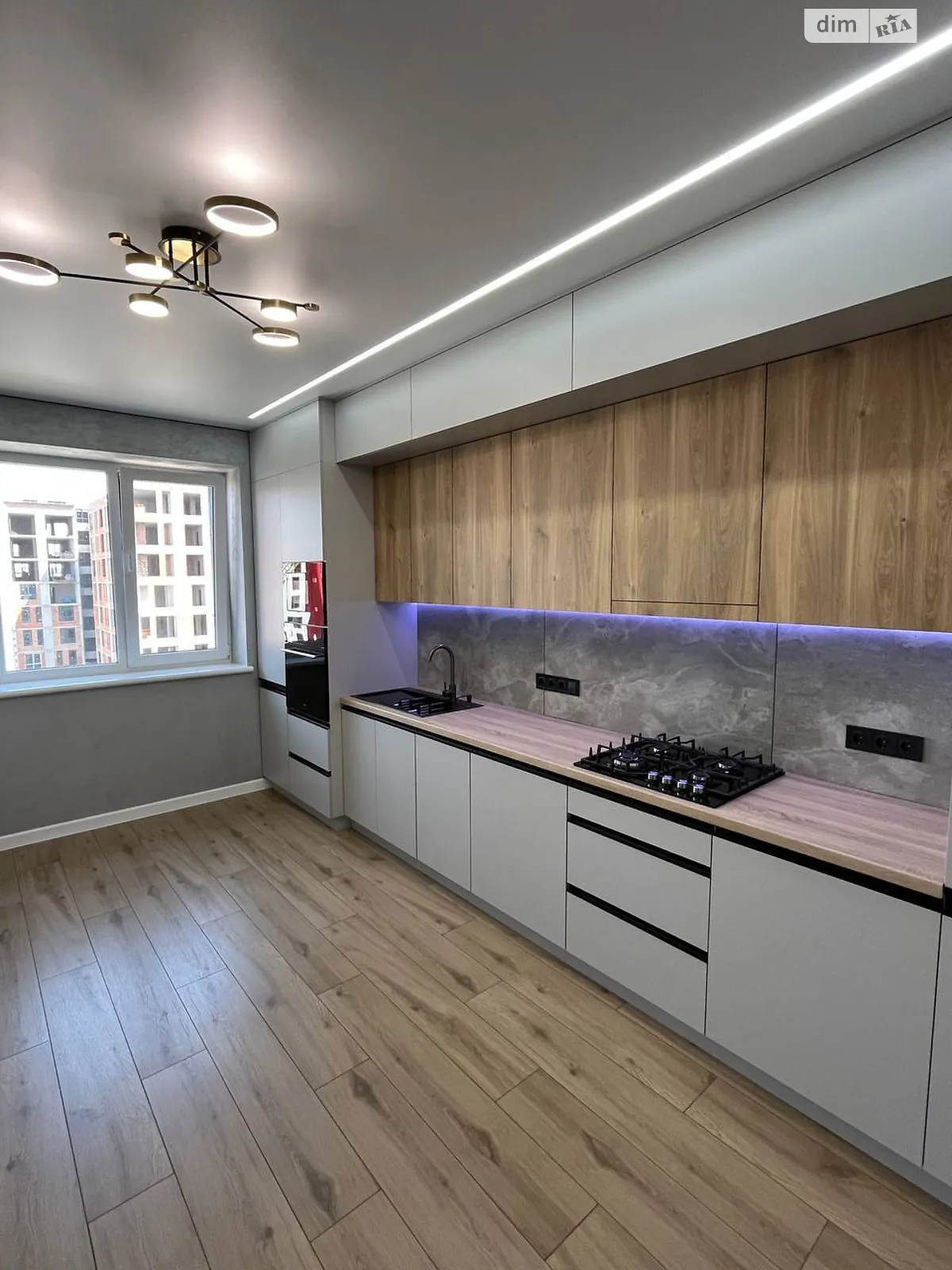 Продается 1-комнатная квартира 41.8 кв. м в Ивано-Франковске, цена: 72000 $ - фото 1