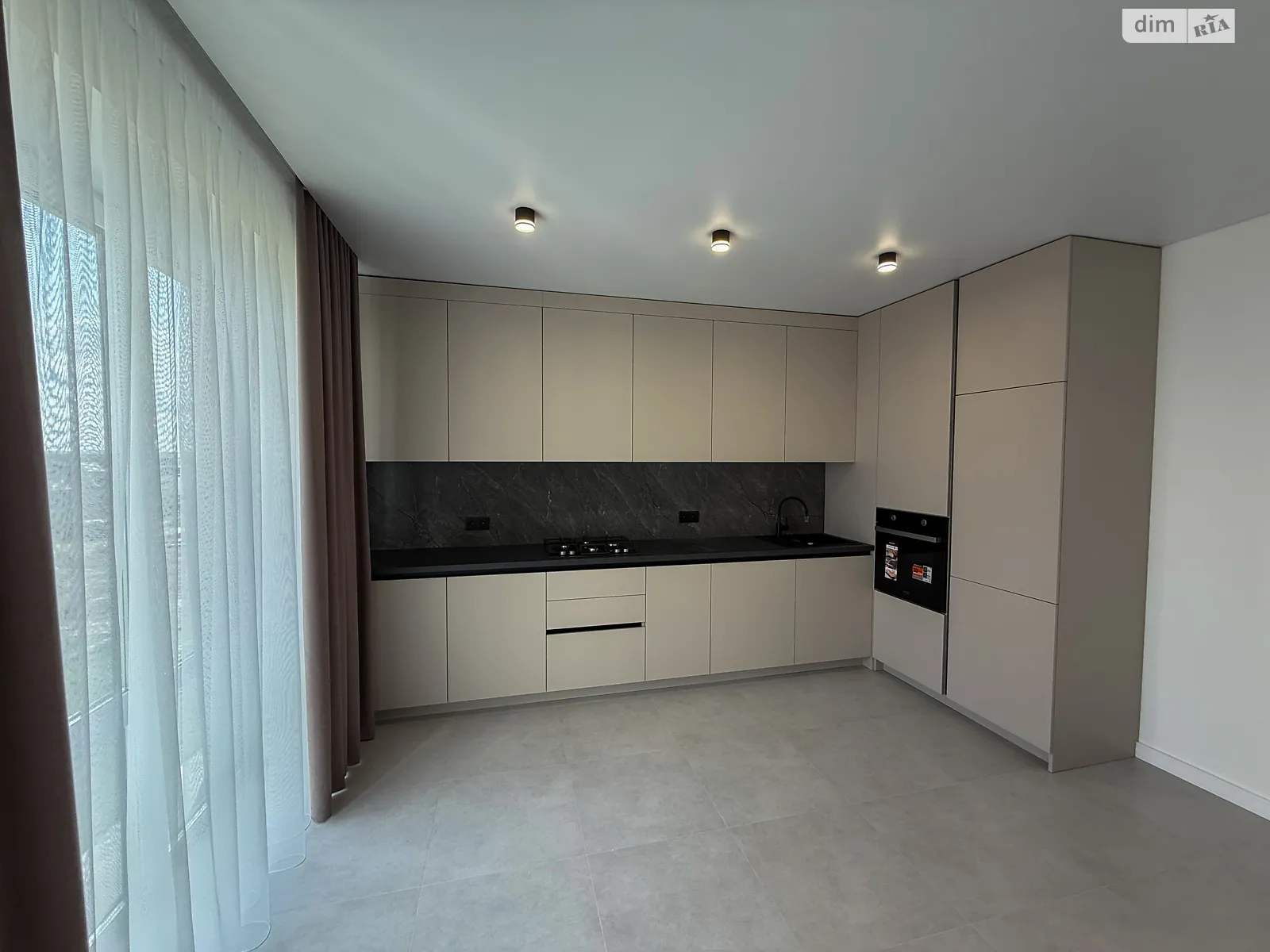 Продается 1-комнатная квартира 44 кв. м в Ровно, ул. Николая Боголюбова - фото 1