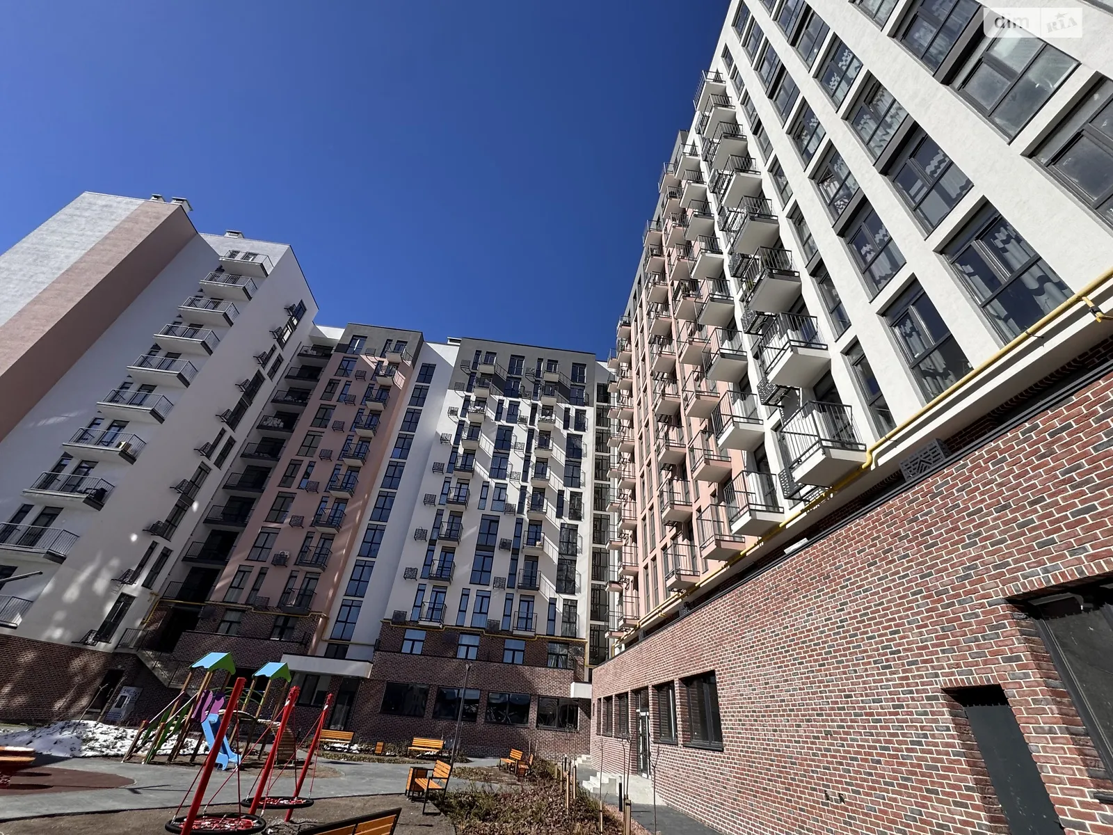Продается 1-комнатная квартира 43.11 кв. м в Львове, ул. Под Голоском, 16 - фото 1