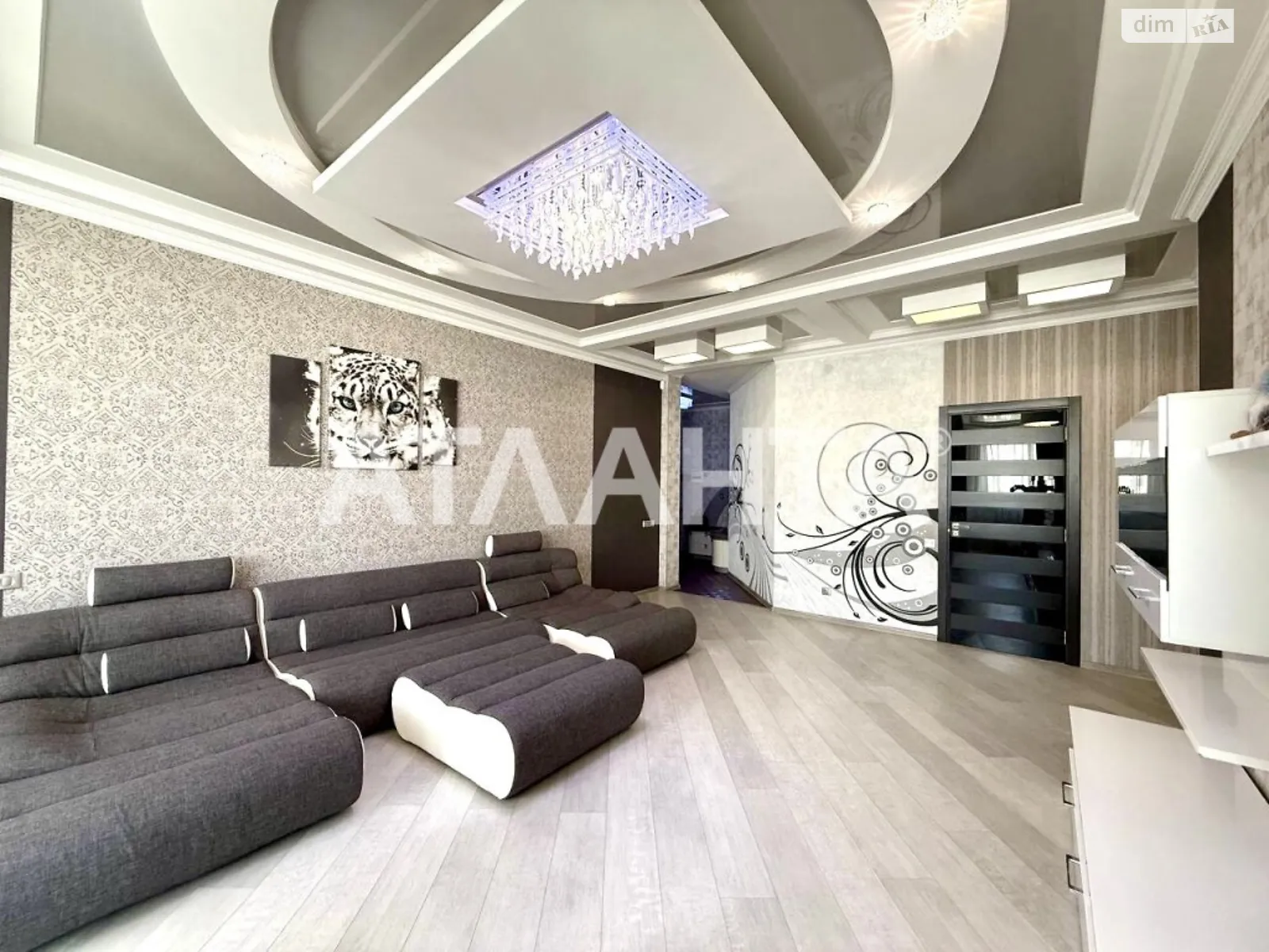 Продається 3-кімнатна квартира 116 кв. м у Одесі, бул. Французький - фото 1
