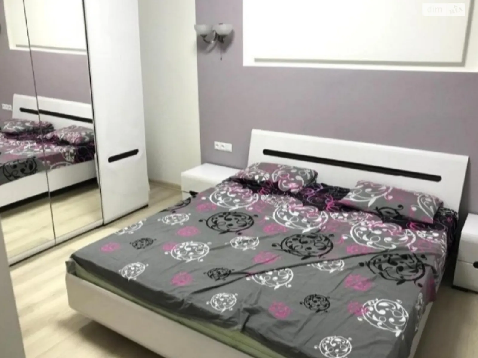 Здається в оренду 3-кімнатна квартира у Одесі, вул. Університетська, 13 - фото 1
