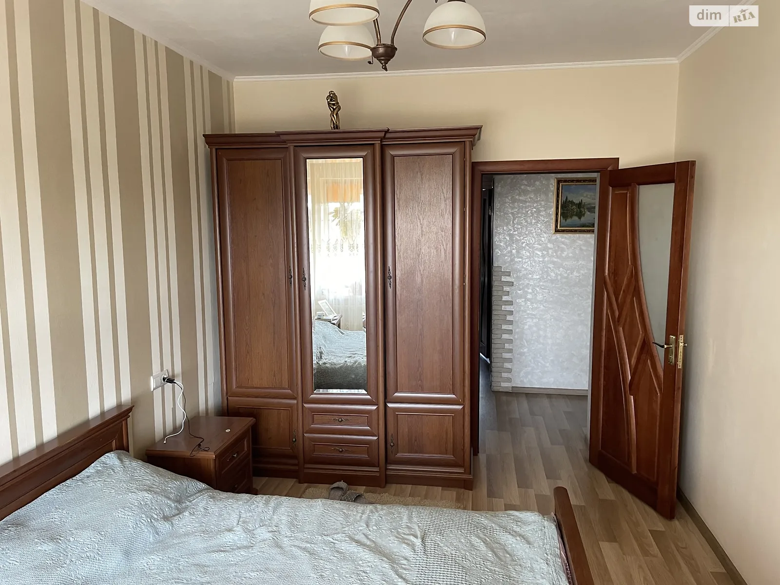 Продається 3-кімнатна квартира 74 кв. м у Жовкві, вул. Курбаса, 7 - фото 1