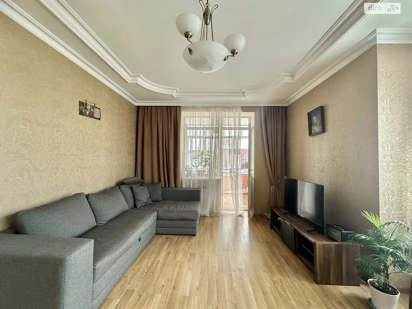 3-кімнатна квартира 107 кв. м у Запоріжжі, вул. Розваги - фото 1