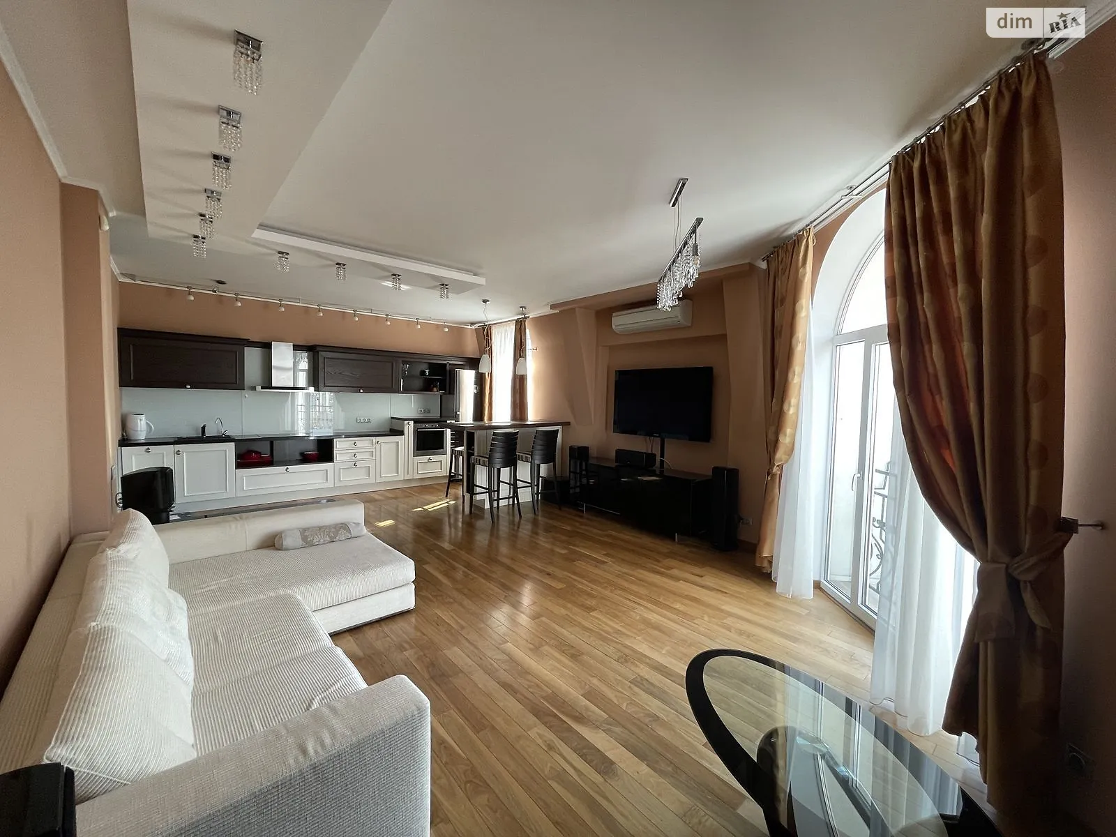 Продается 3-комнатная квартира 117 кв. м в Киеве, ул. Лабораторная, 8 - фото 1