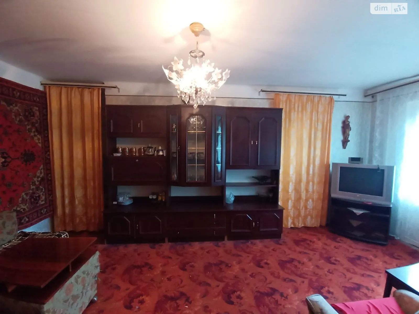 Продається 3-кімнатна квартира 60 кв. м у Чопі, вул. Молодіжна, 10 - фото 1