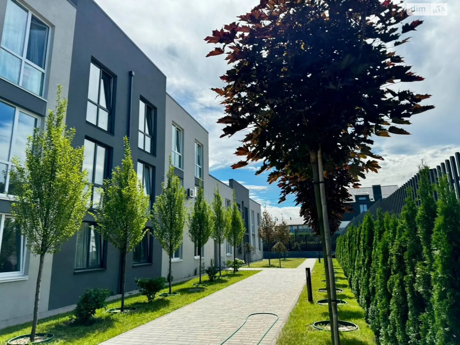 Продається 1-кімнатна квартира 27 кв. м у Святопетрівське, вул. Богдана Хмельницького, 25Б - фото 1