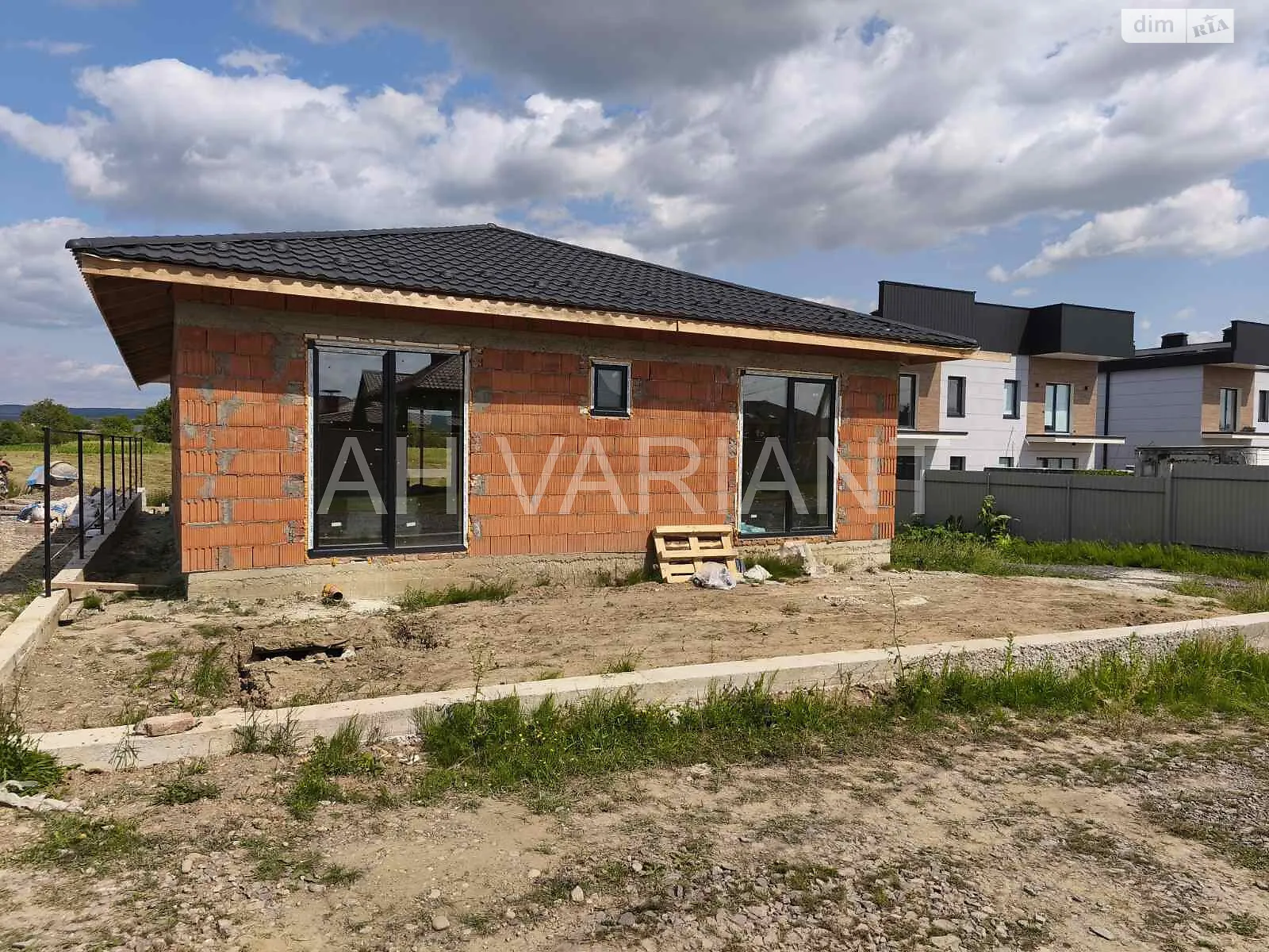 Продається одноповерховий будинок 140 кв. м з бесідкою, цена: 100000 $ - фото 1