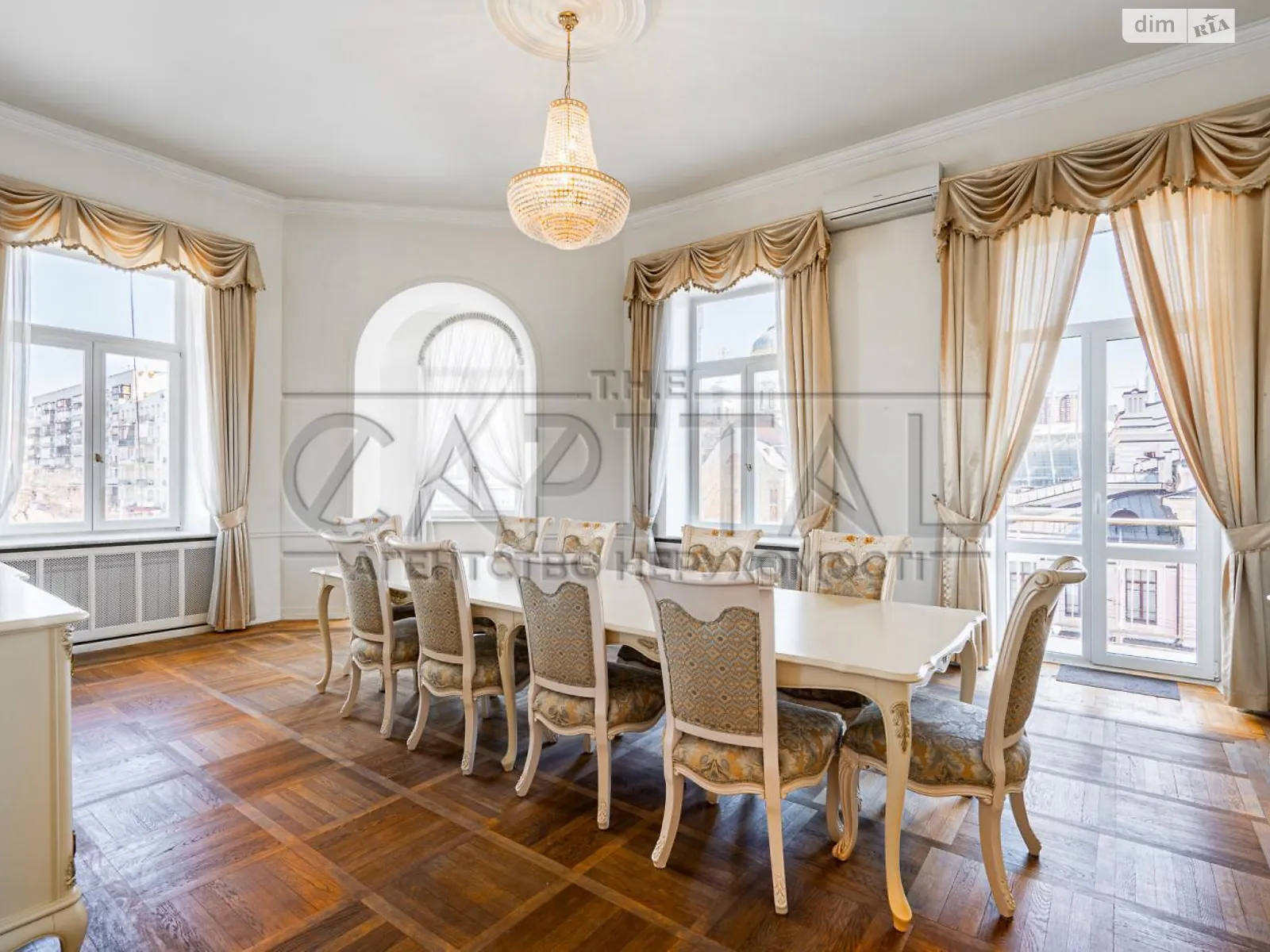 Продается офис 374.1 кв. м в бизнес-центре, цена: 750000 $ - фото 1