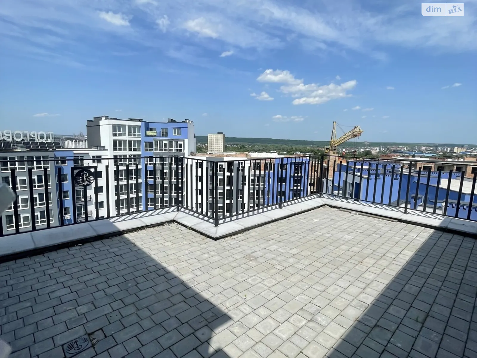 Продается 4-комнатная квартира 116.2 кв. м в Ивано-Франковске, ул. Княгинин, 44 корпус 20 - фото 1
