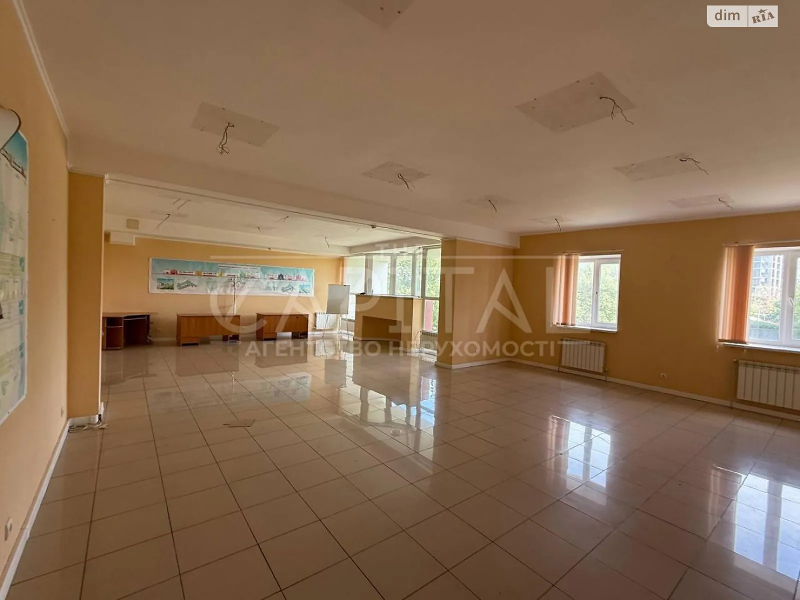 Сдается в аренду офис 400 кв. м в бизнес-центре, цена: 2400 $ - фото 1