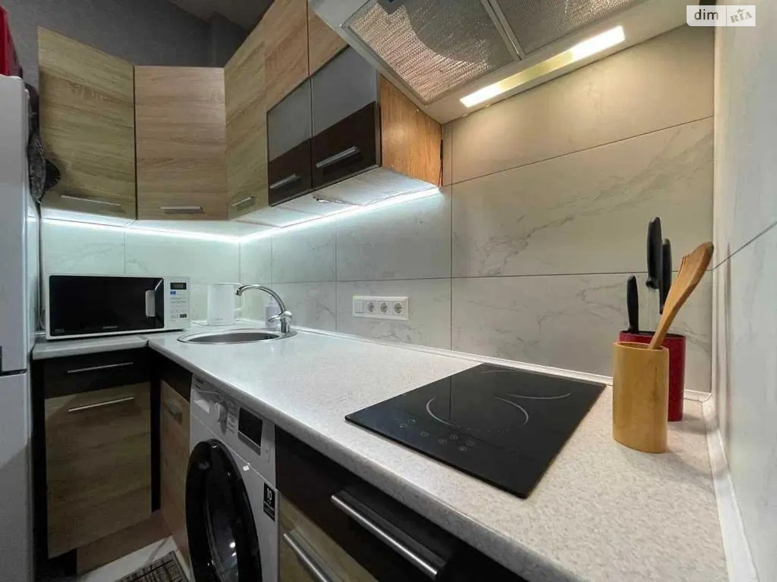 Продается 1-комнатная квартира 31 кв. м в Киеве, ул. 1-я Нова, 2 - фото 1