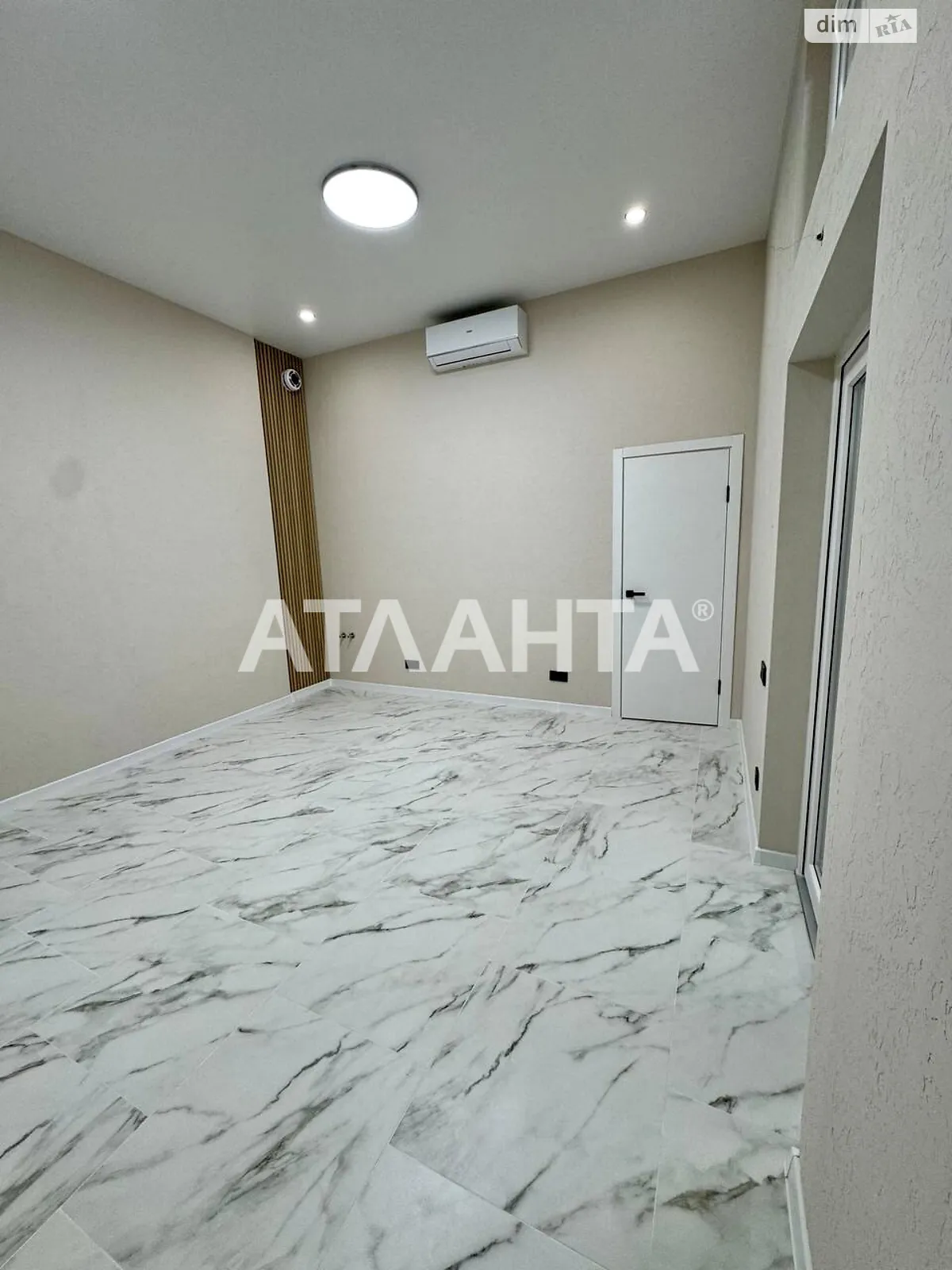 Продается офис 25 кв. м в бизнес-центре, цена: 39900 $ - фото 1