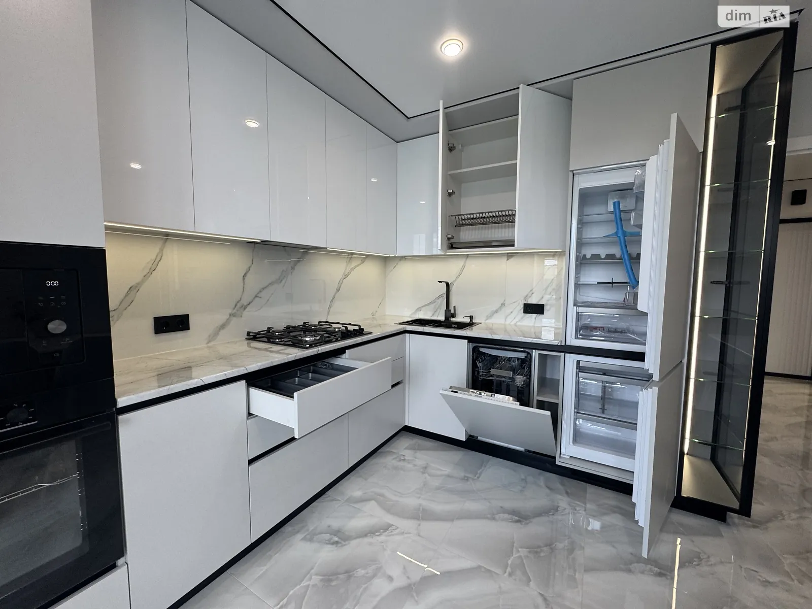 2-кімнатна квартира 71 кв. м у Тернополі, цена: 89800 $ - фото 1