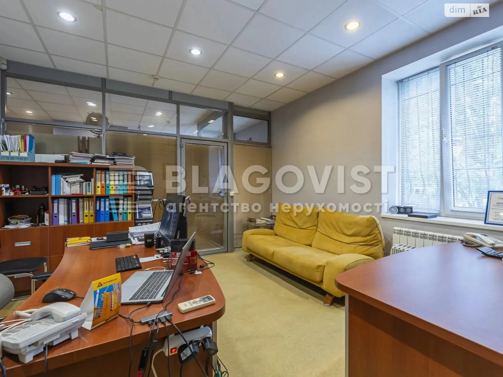 Продается офис 89.5 кв. м в бизнес-центре, цена: 130000 $ - фото 1