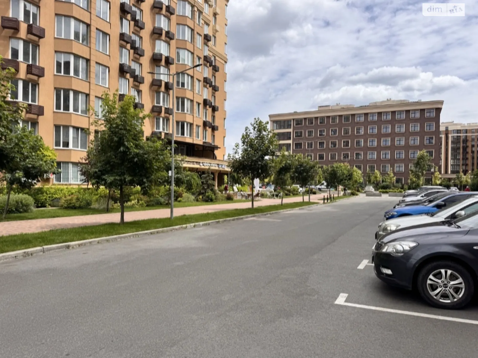 Продається 2-кімнатна квартира 62.7 кв. м у Софіївській Борщагівці, вул. Молодіжна, 9 - фото 1